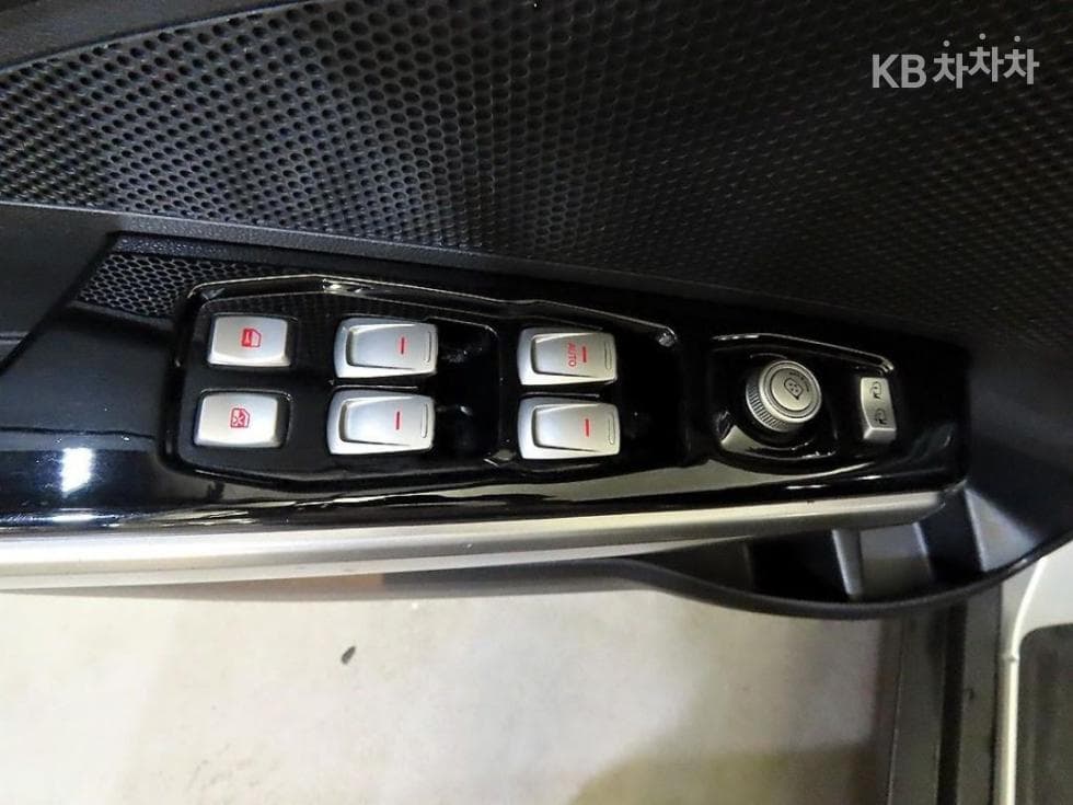 KG Mobility TivoliDiesel VX 4WD - 16