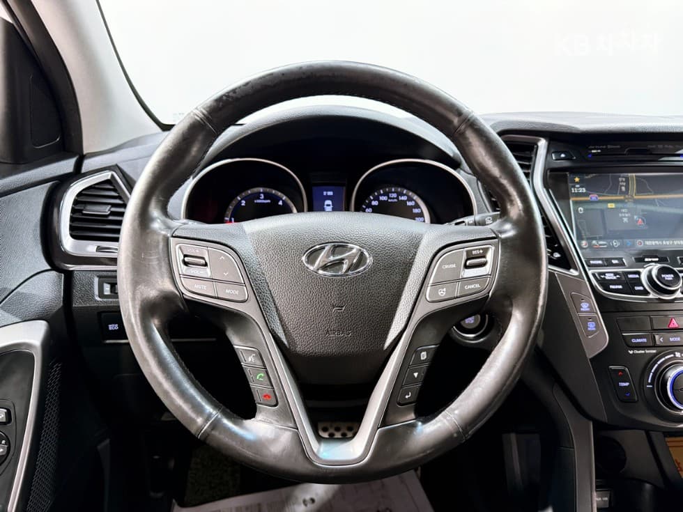 Hyundai Santa Fe DMHyundai R-engine 2.0 diesel 4WD PREMIUM - 6