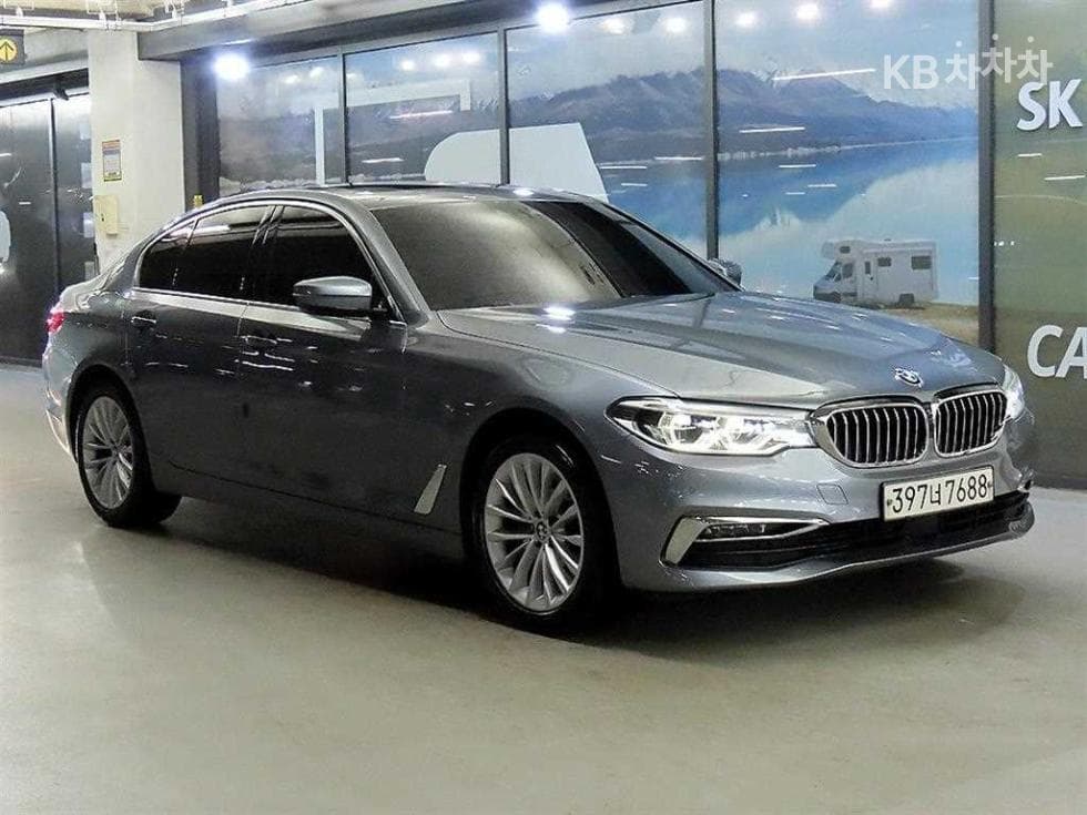 BMW 올New5 Series (G30) 520d xDrive Luxury Plus - Image 1