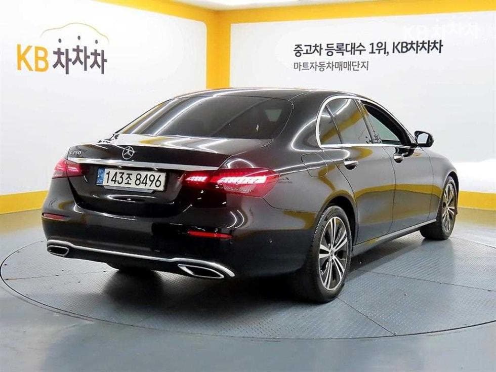 Mercedes-Benz E-Class (W213)E250 Avantgarde - 4
