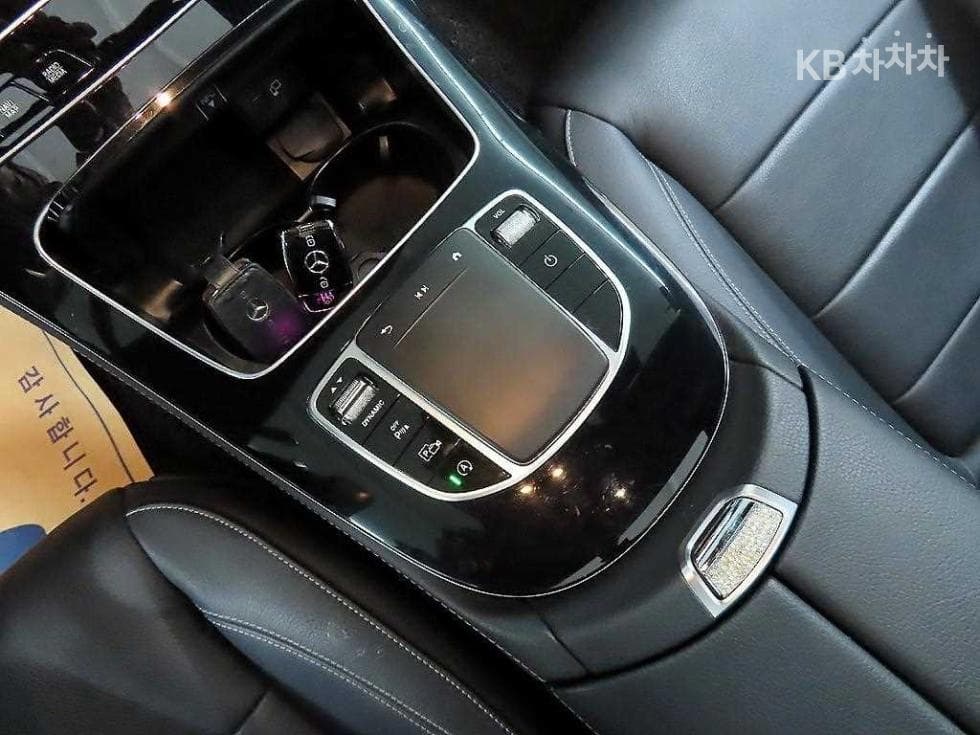 Mercedes-Benz E-Class (W213)E250 Avantgarde - 13