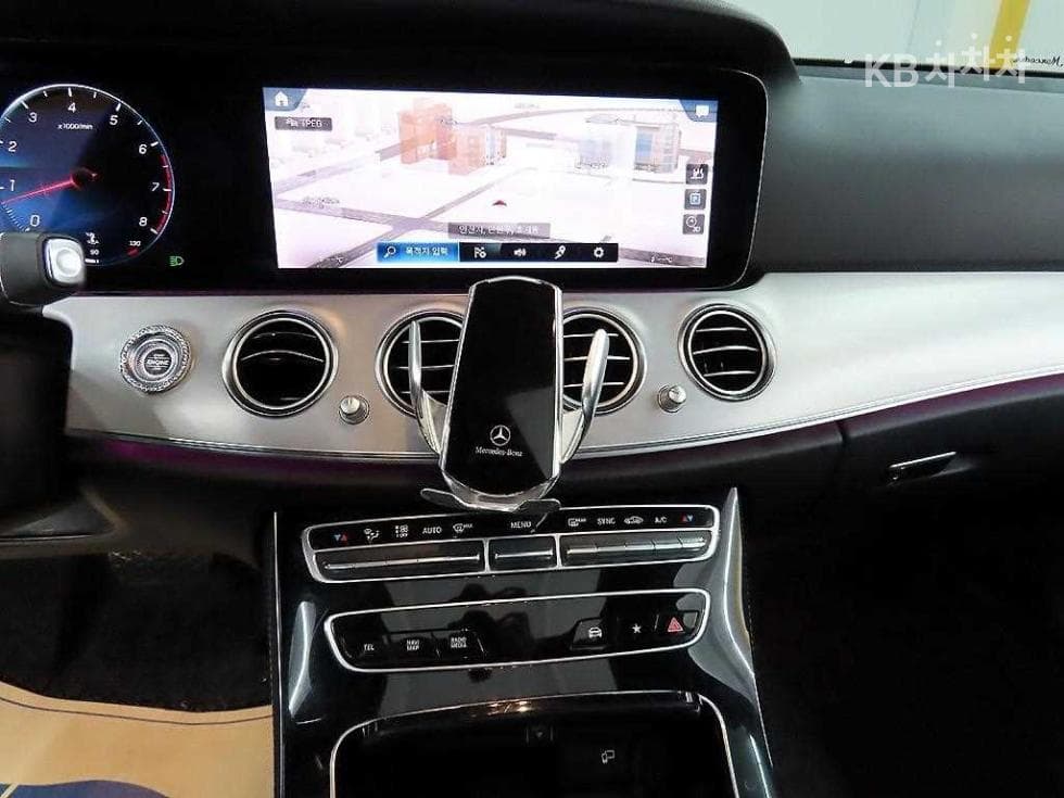 Mercedes-Benz E-Class (W213)E250 Avantgarde - 14