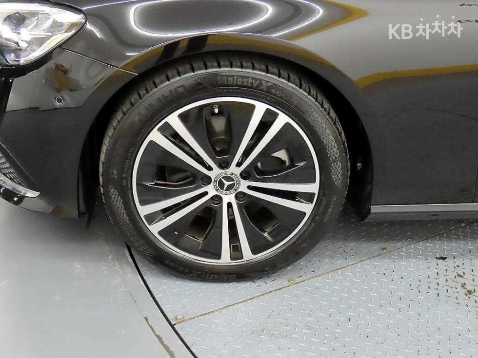 Mercedes-Benz E-Class (W213)E250 Avantgarde - 20