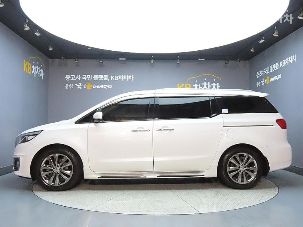 Kia All New Carnival9-seater 2.2 Diesel Prestige - 5