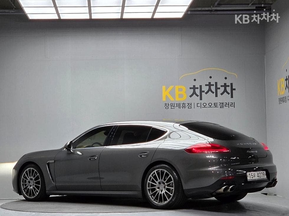 Porsche 파나메라3.0 4S 이그제큐티브 - 4