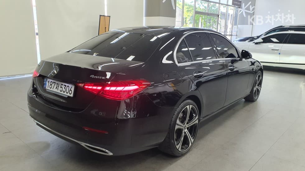 Mercedes-Benz The New (facelift) C-ClassC300 e 4Matic AMG Line - 6