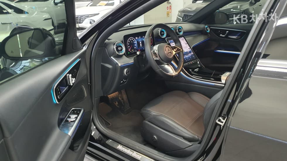 Mercedes-Benz The New (facelift) C-ClassC300 e 4Matic AMG Line - 9