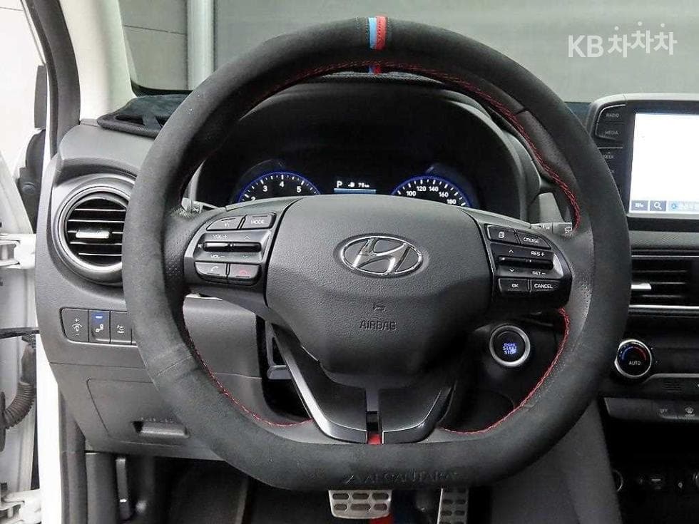 Хюндай Kona1.6 Турбо Premium - 9