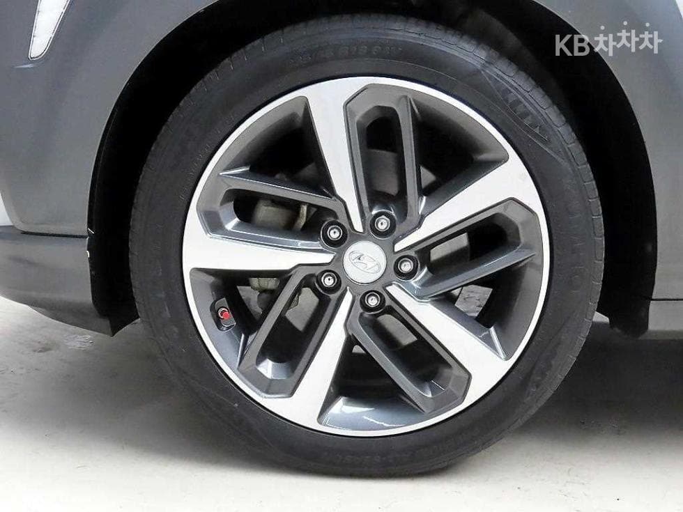 Хюндай Kona1.6 Турбо Premium - 19