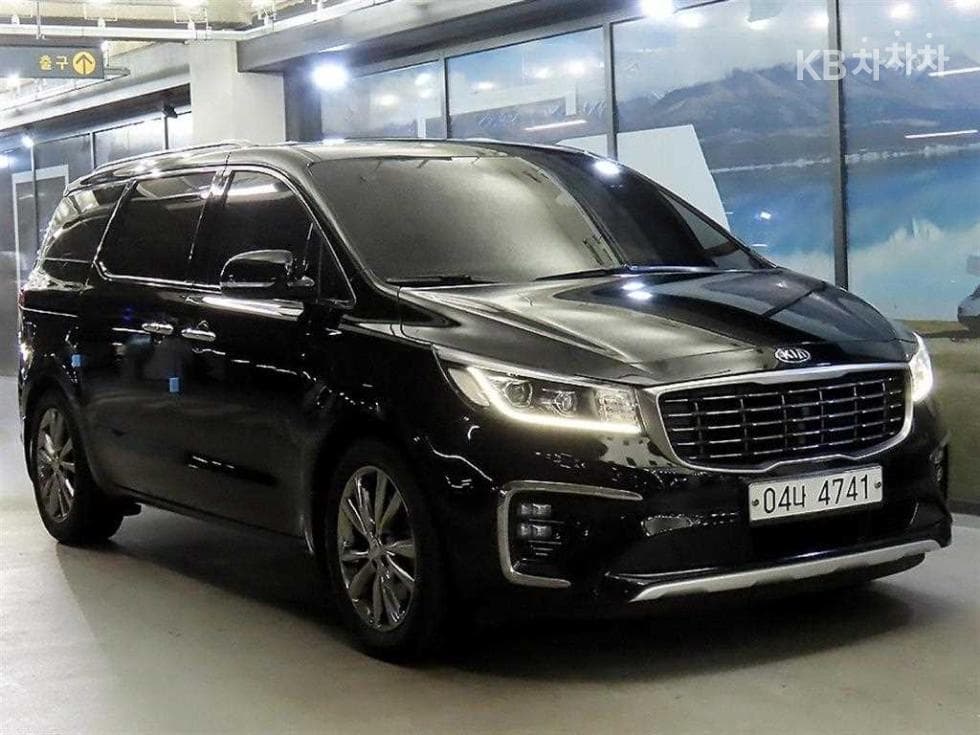 Kia The New (facelift) Carnival 9-seater 2.2 Diesel Prestige - Image 1