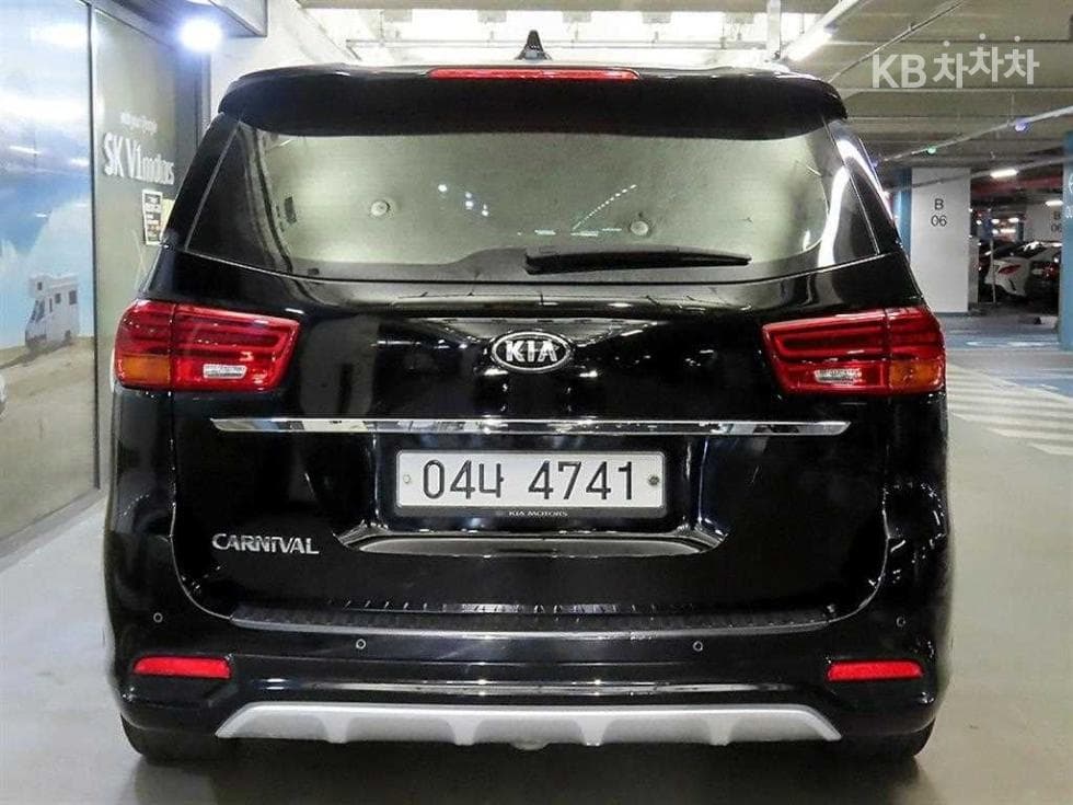 Kia The New (facelift) Carnival9-seater 2.2 Diesel Prestige - 5
