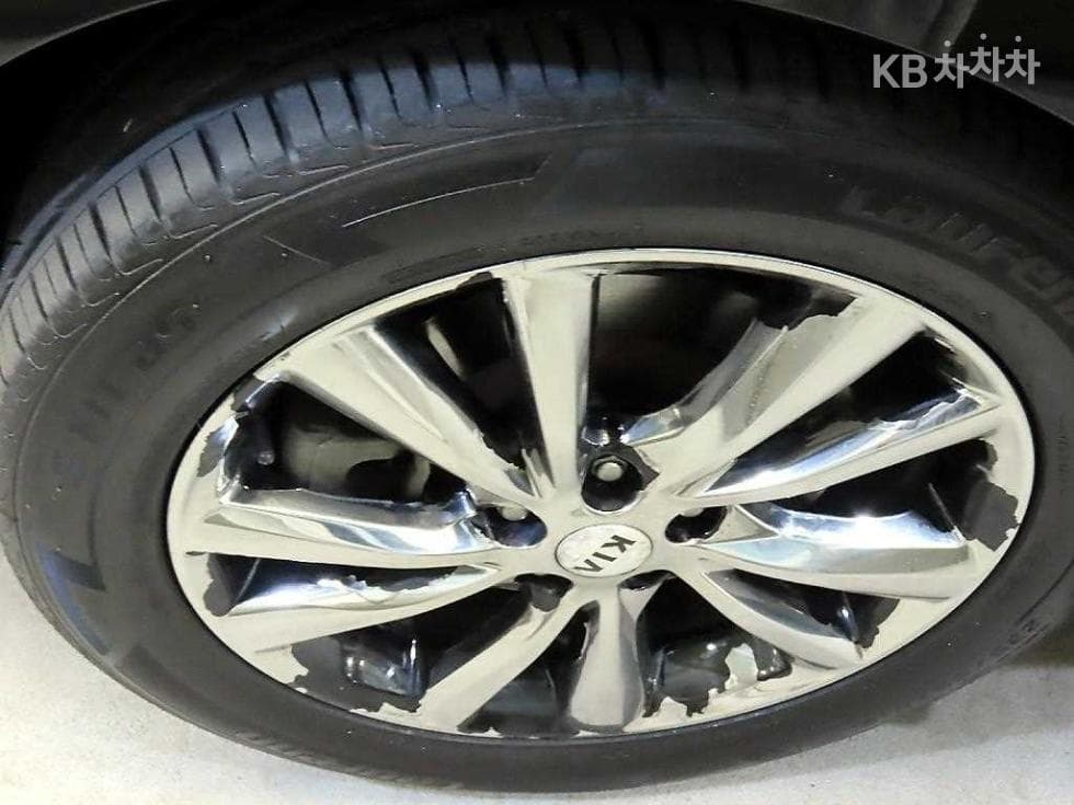 Kia The New (facelift) Carnival9-seater 2.2 Diesel Prestige - 20