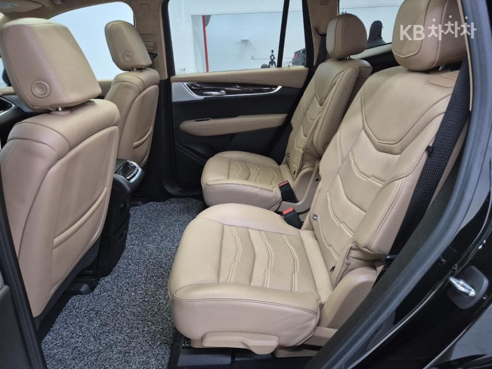 캐딜락 XT63.6 Gasoline SPORT - 12