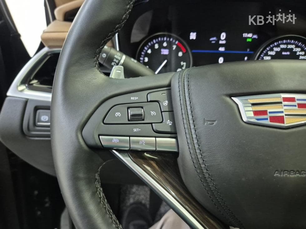 캐딜락 XT63.6 Gasoline SPORT - 16