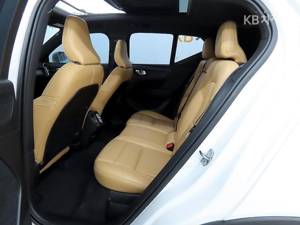 Volvo XC40B4 AWD Inscription - 6