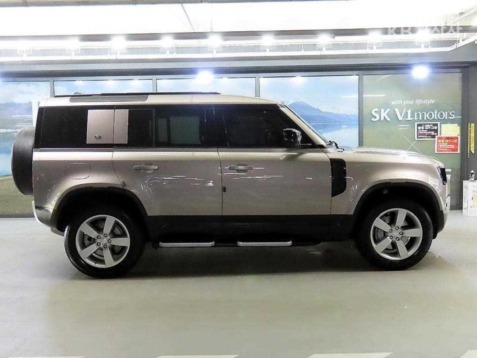 Land Rover 디펜더(L663)110 D300 HSE - 3