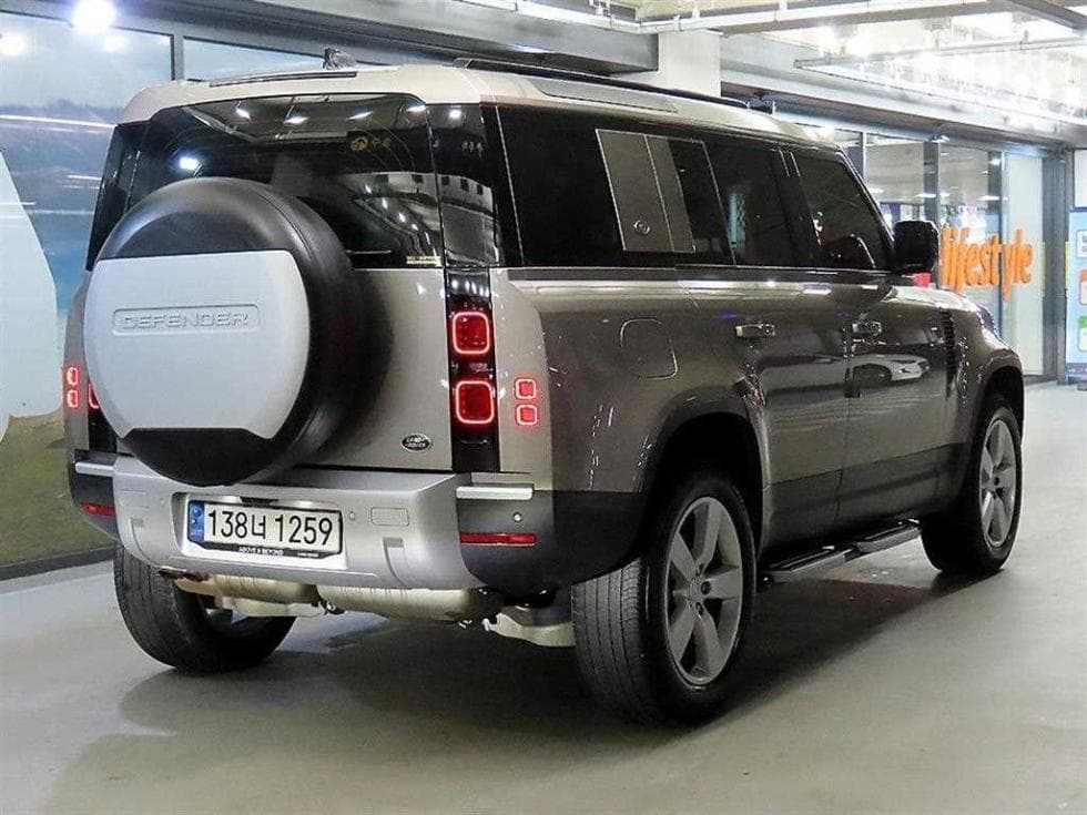 Land Rover 디펜더(L663)110 D300 HSE - 4