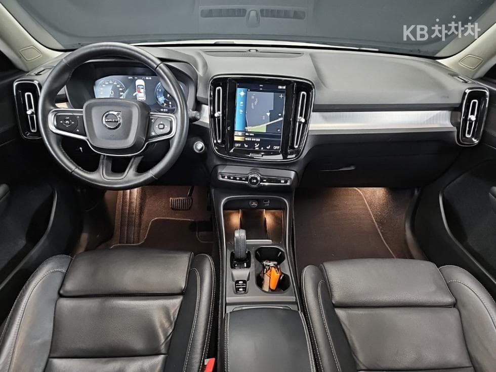 Volvo XC40B4 AWD Momentum - 7