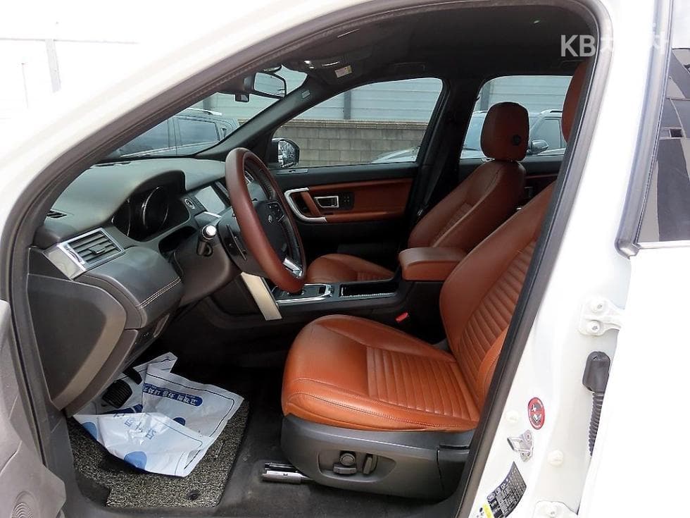 Land Rover 디스커버리 스포츠2.0 TD4 HSE Luxury - 5