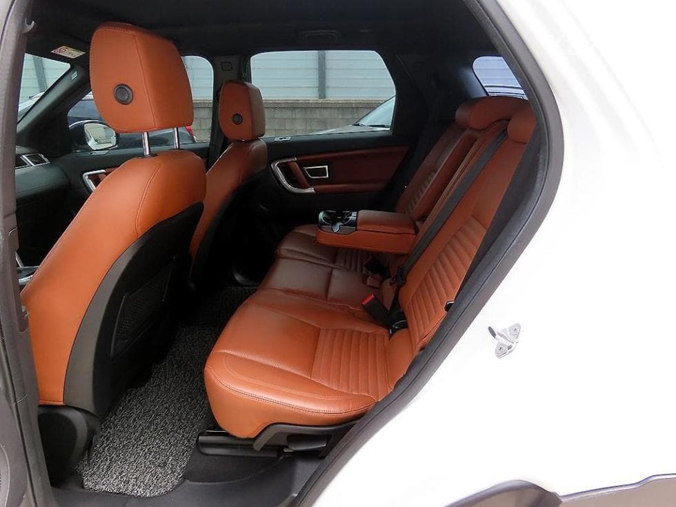 Land Rover 디스커버리 스포츠2.0 TD4 HSE Luxury - 6