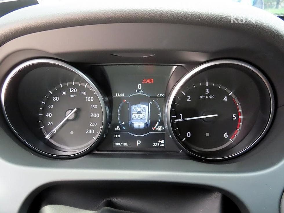 Land Rover 디스커버리 스포츠2.0 TD4 HSE Luxury - 9