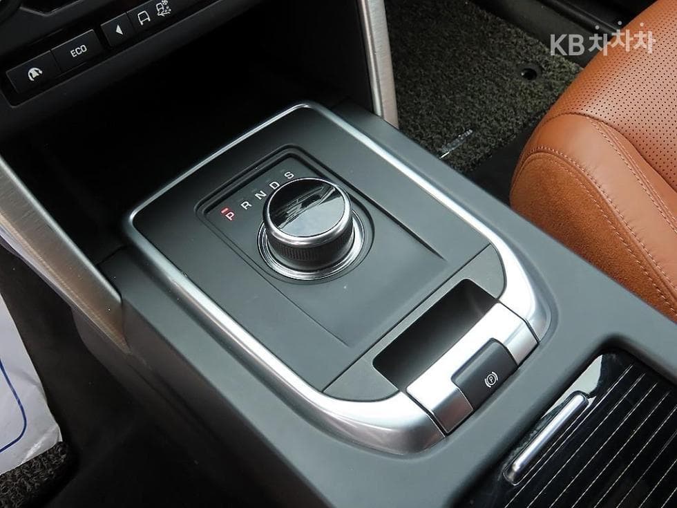 Land Rover 디스커버리 스포츠2.0 TD4 HSE Luxury - 10