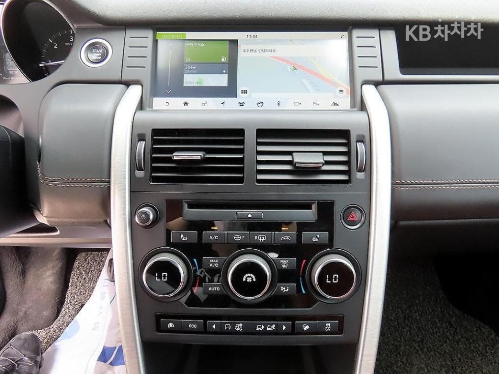 Land Rover 디스커버리 스포츠2.0 TD4 HSE Luxury - 12