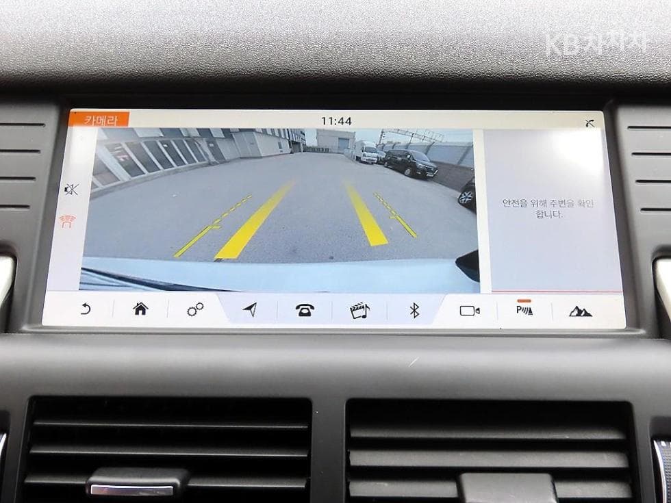 Land Rover 디스커버리 스포츠2.0 TD4 HSE Luxury - 13