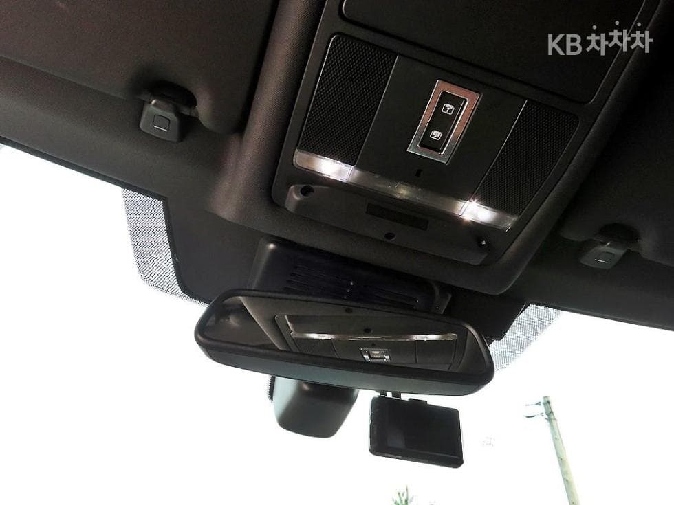 Land Rover 디스커버리 스포츠2.0 TD4 HSE Luxury - 14