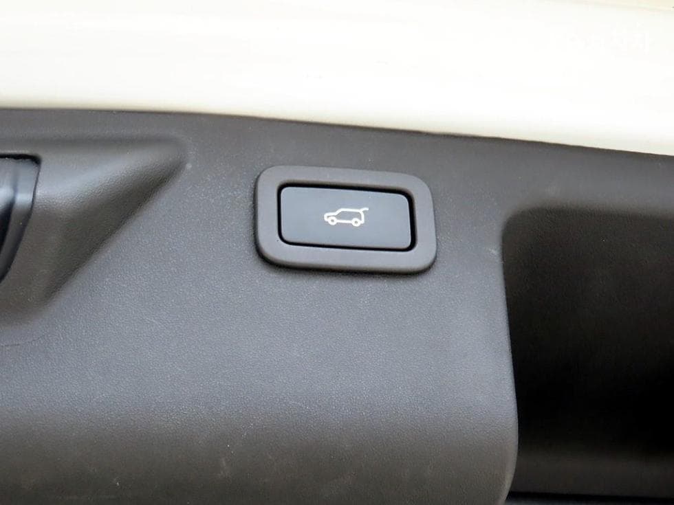 Land Rover 디스커버리 스포츠2.0 TD4 HSE Luxury - 17