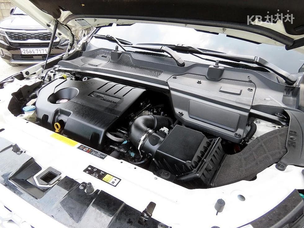 Land Rover 디스커버리 스포츠2.0 TD4 HSE Luxury - 19