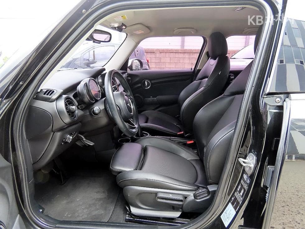 Mini Cooper 5-door1.5 Standard - 5