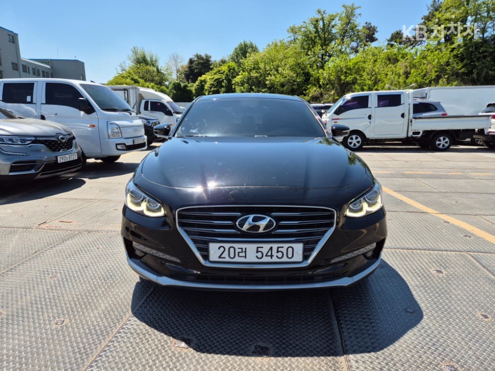 Hyundai Grandeur (Azera)IG 3.0 Exclusive Standard - Image 1