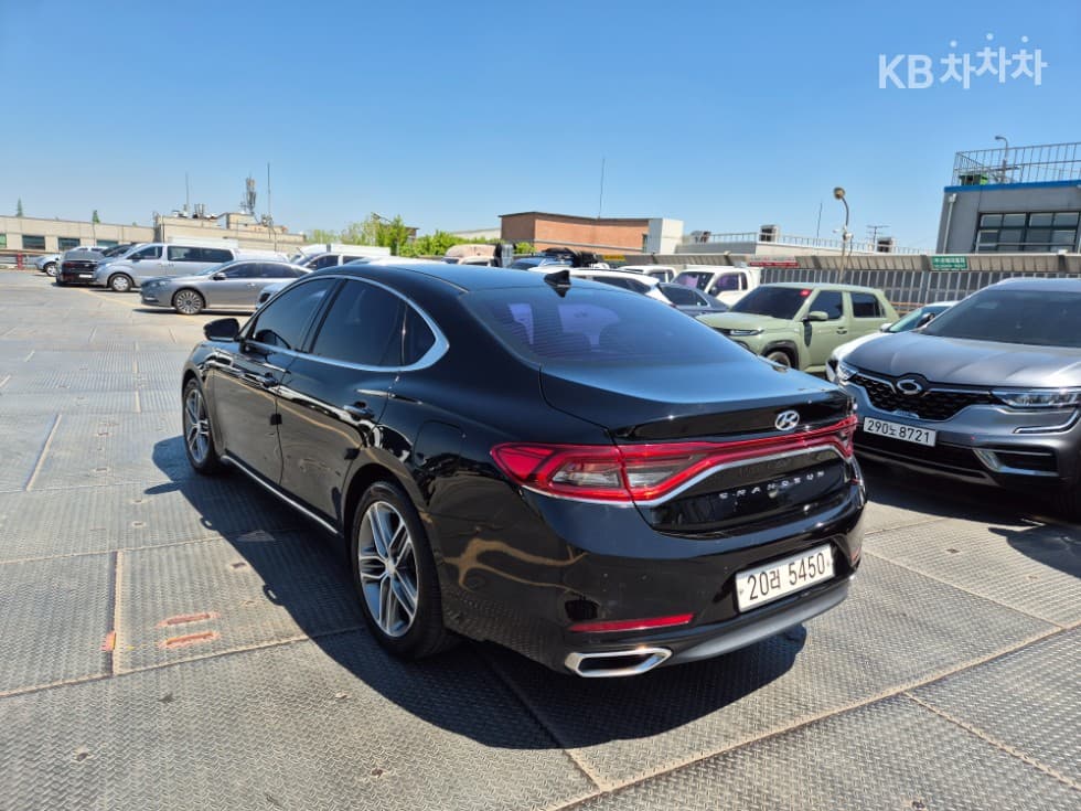 Hyundai Grandeur (Azera)IG3.0 Exclusive Standard - 4
