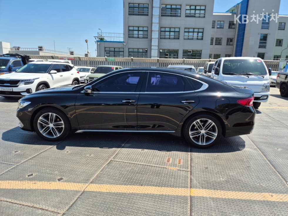 Hyundai Grandeur (Azera)IG3.0 Exclusive Standard - 23