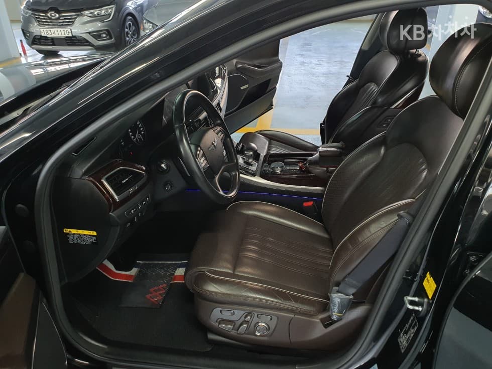 Genesis EQ9003.3 T-GDI AWD Premium Luxury - 11