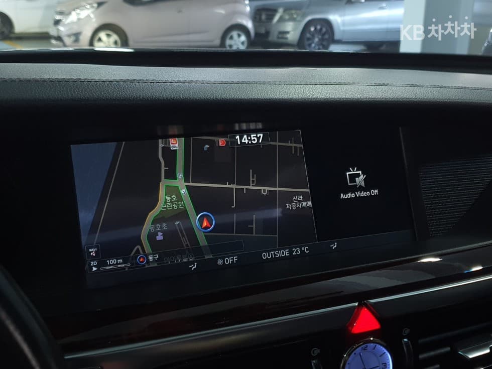 Genesis EQ9003.3 T-GDI AWD Premium Luxury - 13