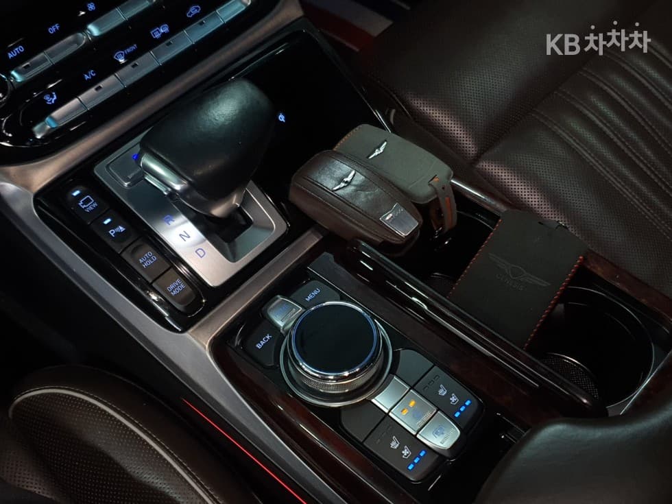 Genesis EQ9003.3 T-GDI AWD Premium Luxury - 16