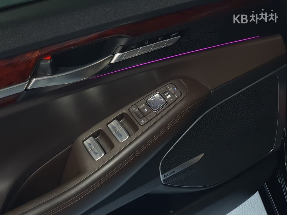 Genesis EQ9003.3 T-GDI AWD Premium Luxury - 19