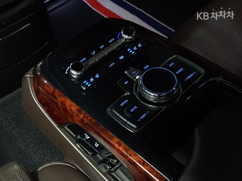Genesis EQ9003.3 T-GDI AWD Premium Luxury - 21