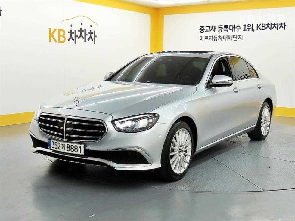 Mercedes-Benz E-Class (W213) E250 Exclusive - Image 1