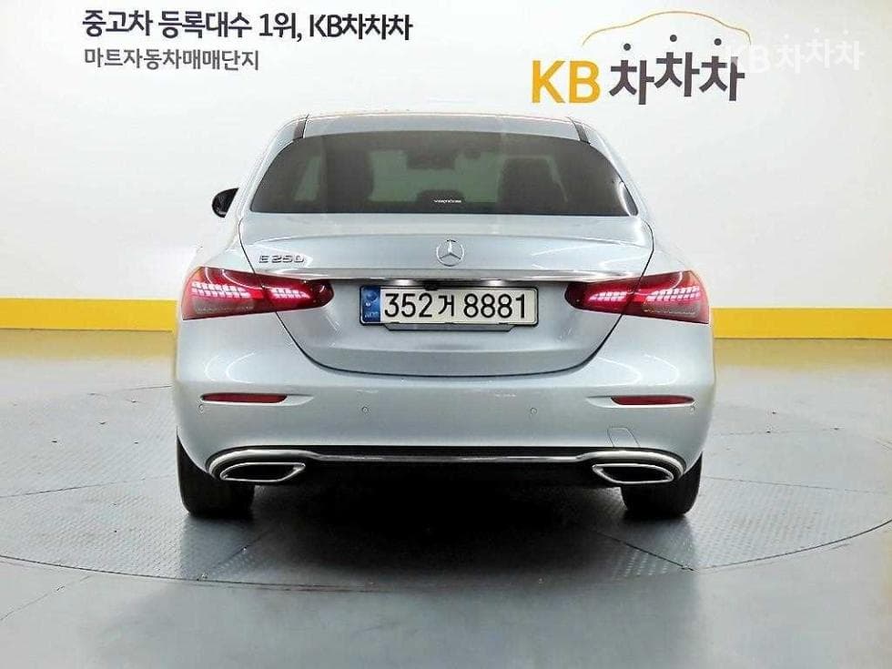Mercedes-Benz E-Class (W213)E250 Exclusive - 3