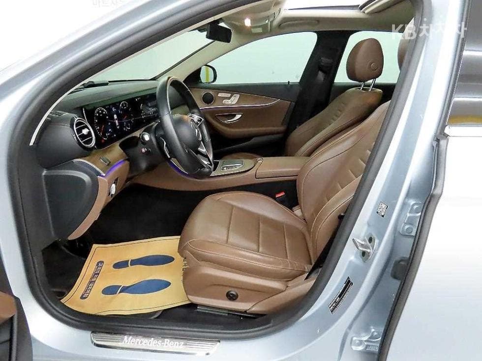Mercedes-Benz E-Class (W213)E250 Exclusive - 5