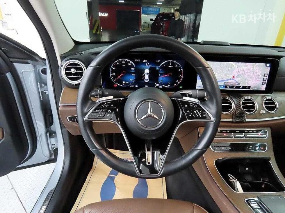 Mercedes-Benz E-Class (W213)E250 Exclusive - 9