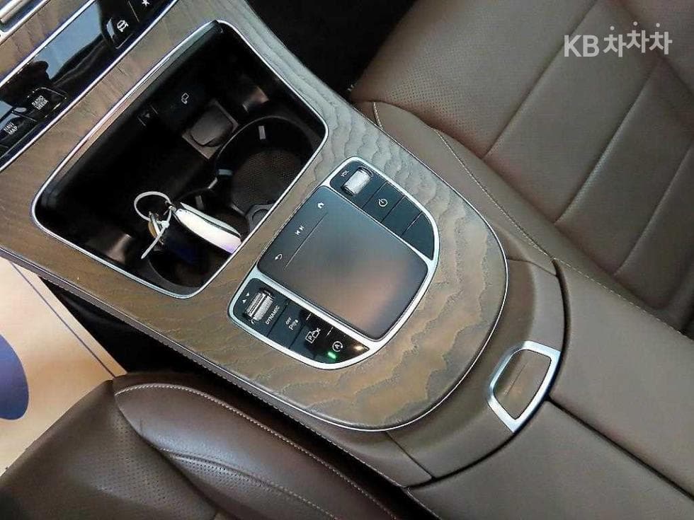 Mercedes-Benz E-Class (W213)E250 Exclusive - 13