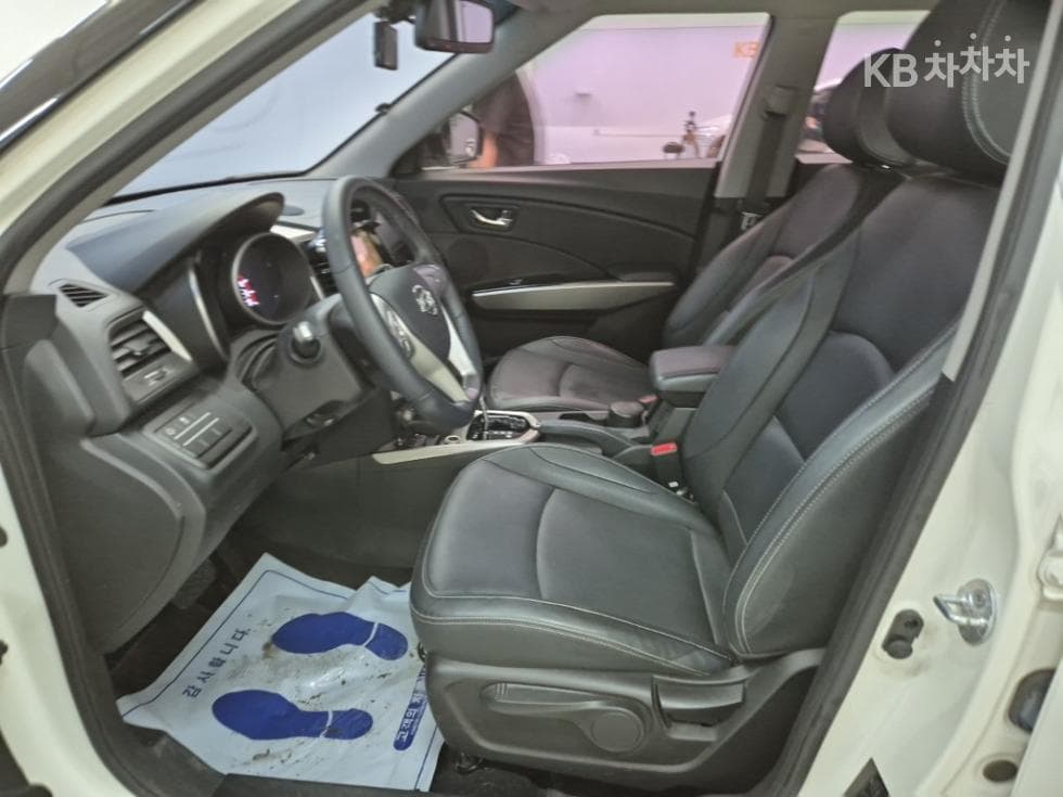 KG Mobility TivoliGasoline VX - 11