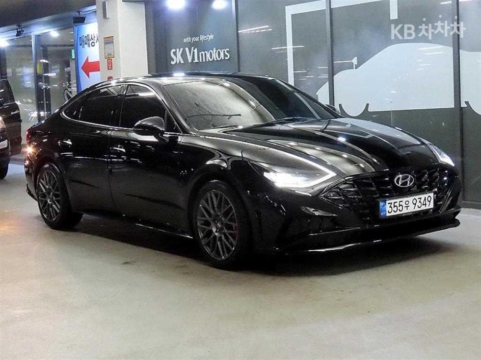 Hyundai Sonata (DN8) 1.6 T Premium 패밀리 - Image 1
