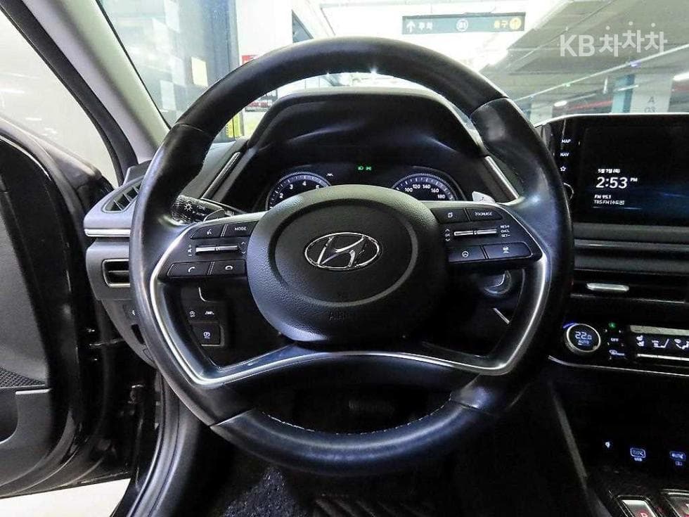 Hyundai Sonata (DN8)1.6 T Premium 패밀리 - 8