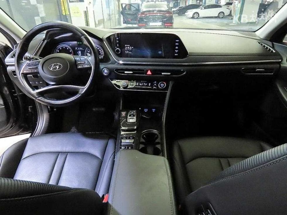 Hyundai Sonata (DN8)1.6 T Premium 패밀리 - 10