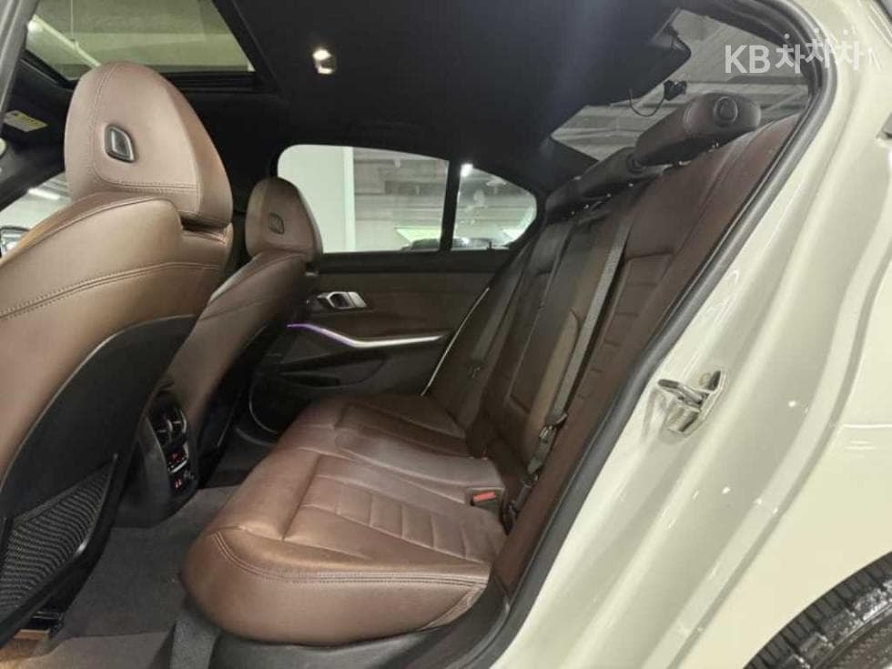 BMW 3 Series (G20)330i M Sport Package - 9